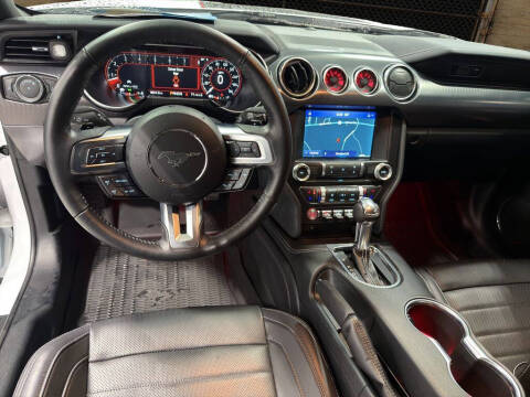 2022 Ford Mustang Mach 1