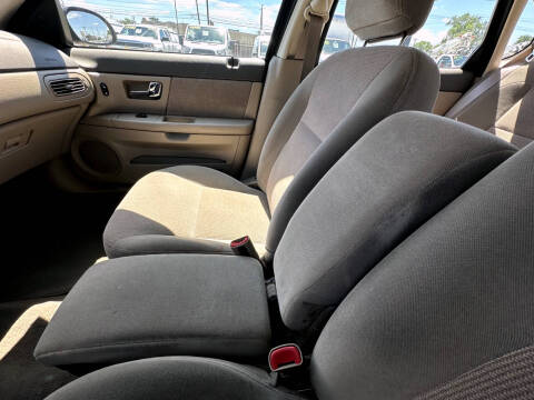 2002 Ford Taurus SE