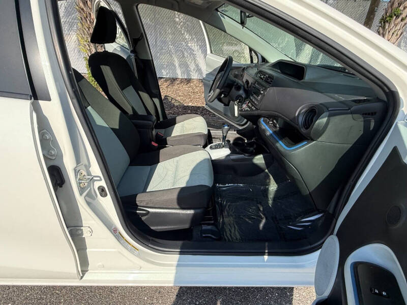 2013 Toyota Prius c Two