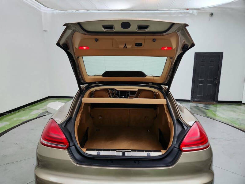 2016 Porsche Panamera