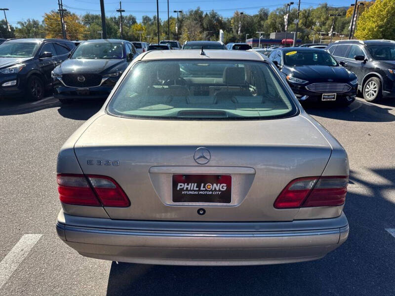 2001 Mercedes-Benz E-Class E 320