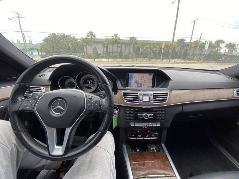 2014 Mercedes-Benz E-Class E350 Luxury photo 30