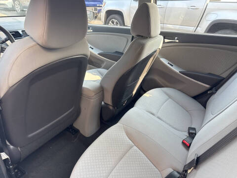 2012 Hyundai Accent SE