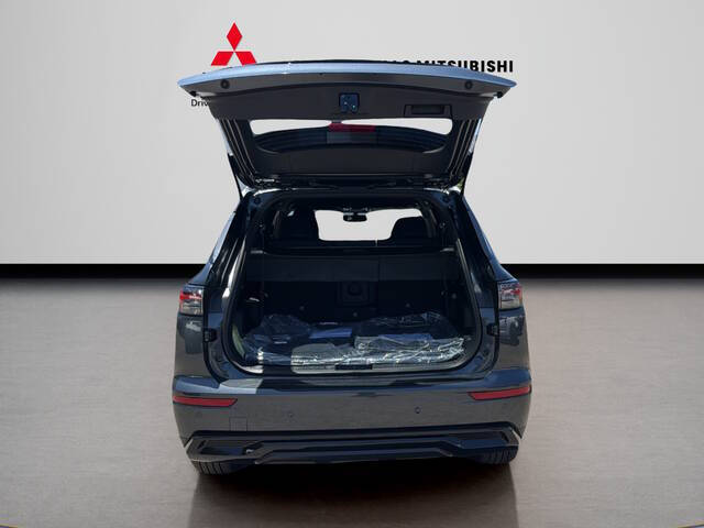 2026 Mitsubishi Outlander LE