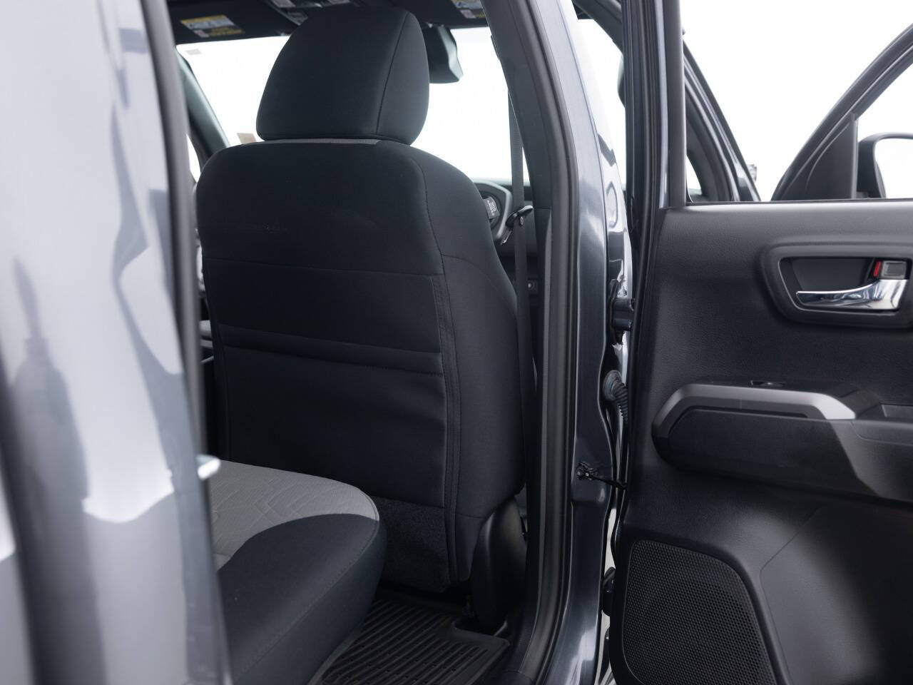 Used Car 2021 Toyota Tacoma  Sr V6 4x4 4dr Double Cab 5.0 Ft Sb For Sale Under $30,000 In Coal City, Illinois