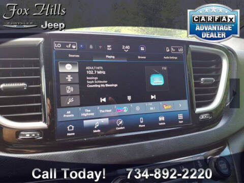 2026 Chrysler Pacifica Select