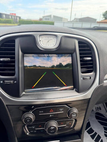 2017 Chrysler 300 Limited