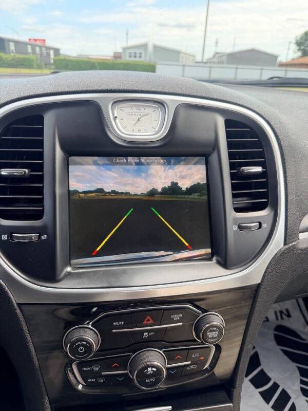 2017 Chrysler 300 Limited