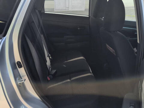 2016 Mitsubishi Outlander Sport 2.4 ES