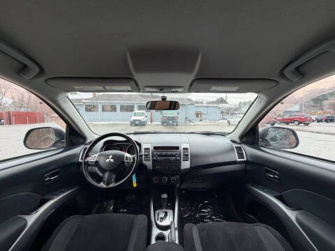 2011 Mitsubishi Outlander ES