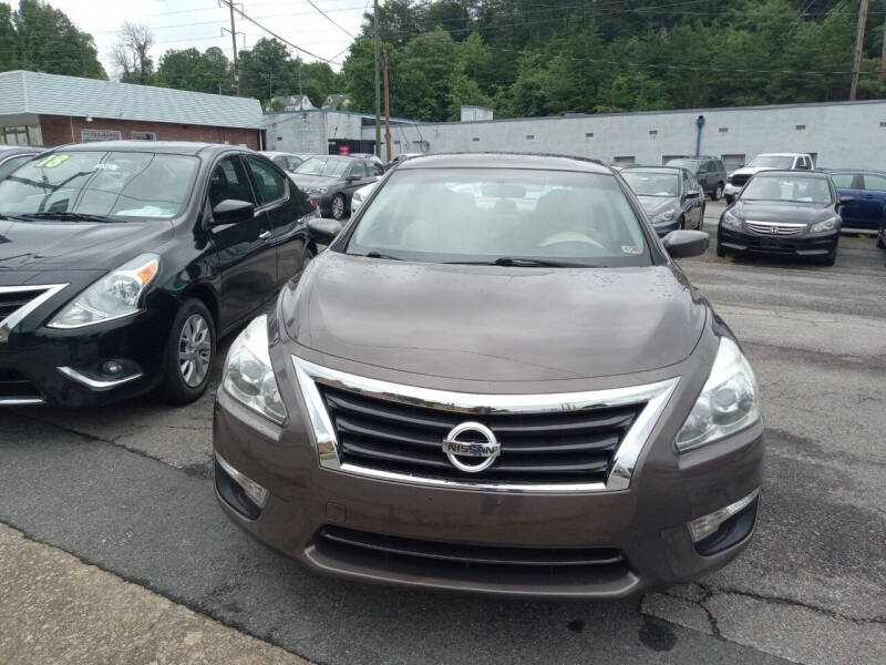 2015 Nissan Altima for sale at Auto Villa in Danville VA