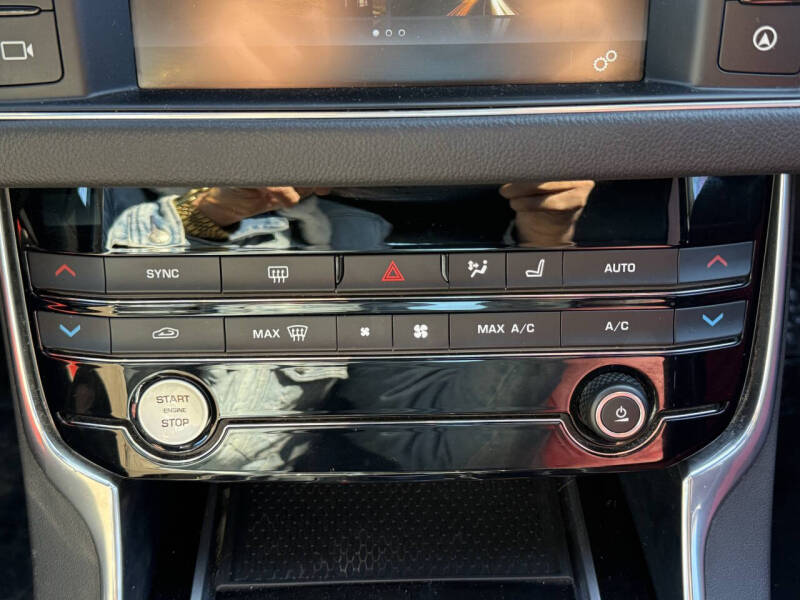 2016 Jaguar XF R-Sport