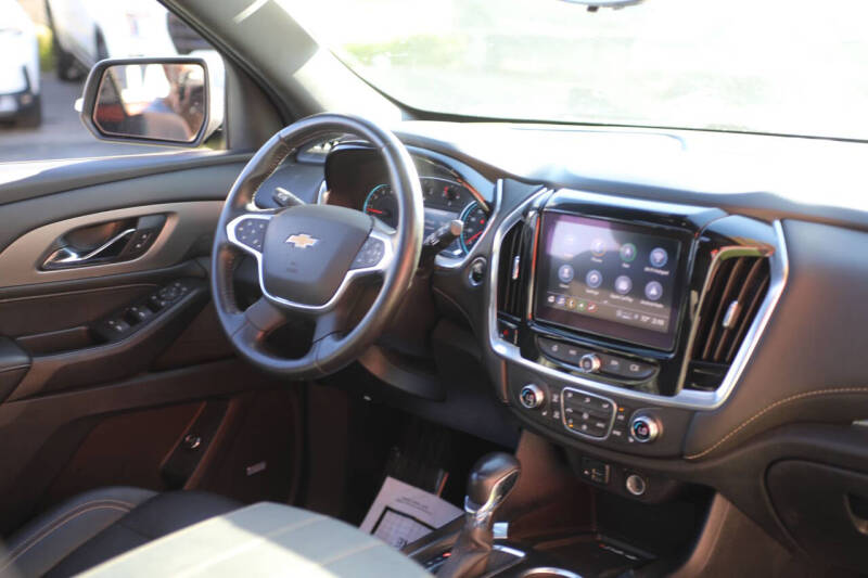 2022 Chevrolet Traverse LT Leather