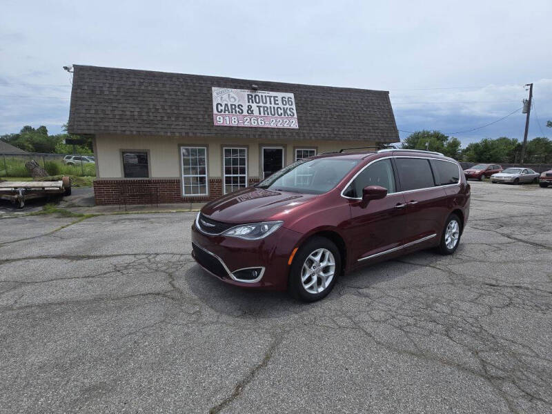 2017 Chrysler Pacifica Touring-L Plus