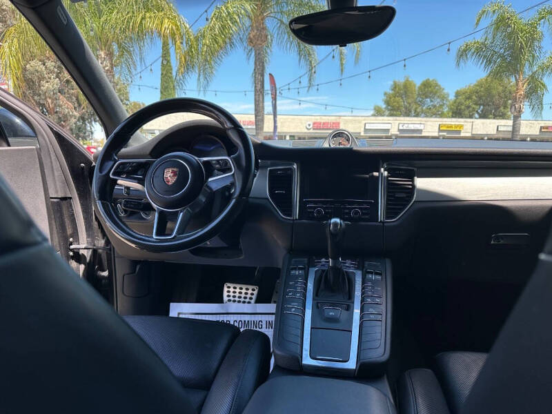 2015 Porsche Macan S