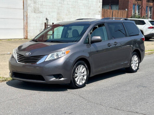 2015 Toyota Sienna LE 7-Passenger