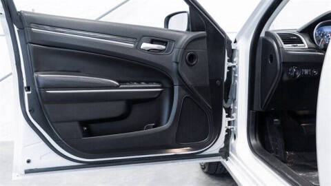 2022 Chrysler 300 Touring