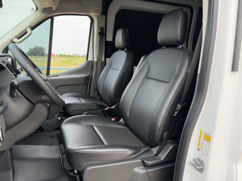 2025 Ford Transit 250