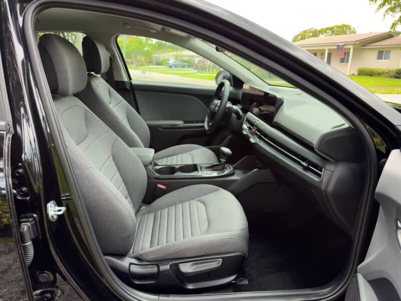 2025 Kia K4 EX