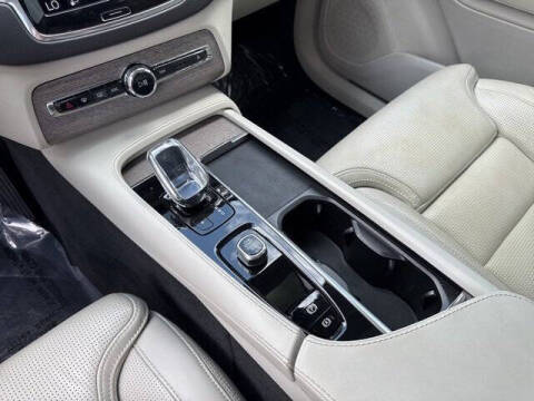 2022 Volvo XC90 Recharge T8 Inscription 6P