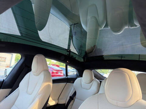 2022 Tesla Model S Plaid