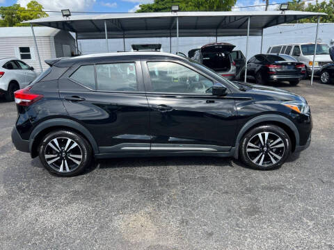 2020 Nissan Kicks SR