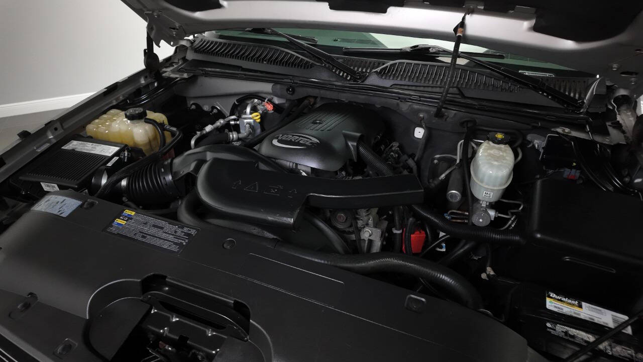 2004 Chevrolet Avalanche 49