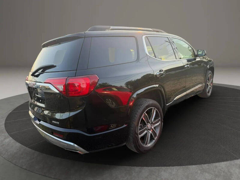 2017 GMC Acadia Denali