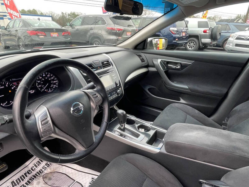 2014 Nissan Altima SV photo 13