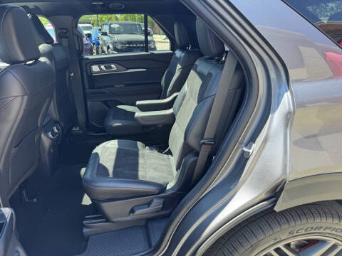 2025 Ford Explorer ST