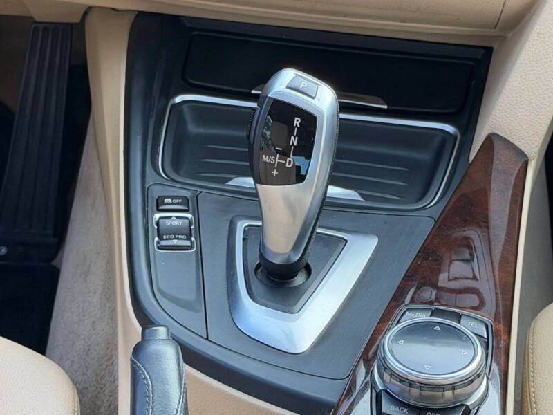 2014 BMW 3 Series 320i