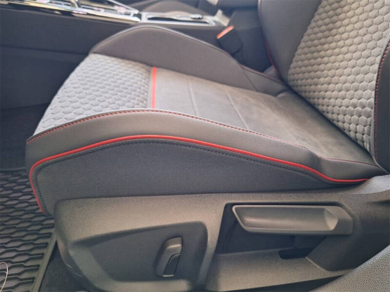 2026 Volkswagen Golf GTI SE