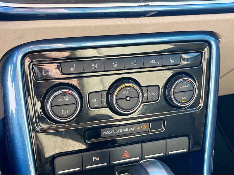 2019 Volkswagen Beetle 2.0T SE