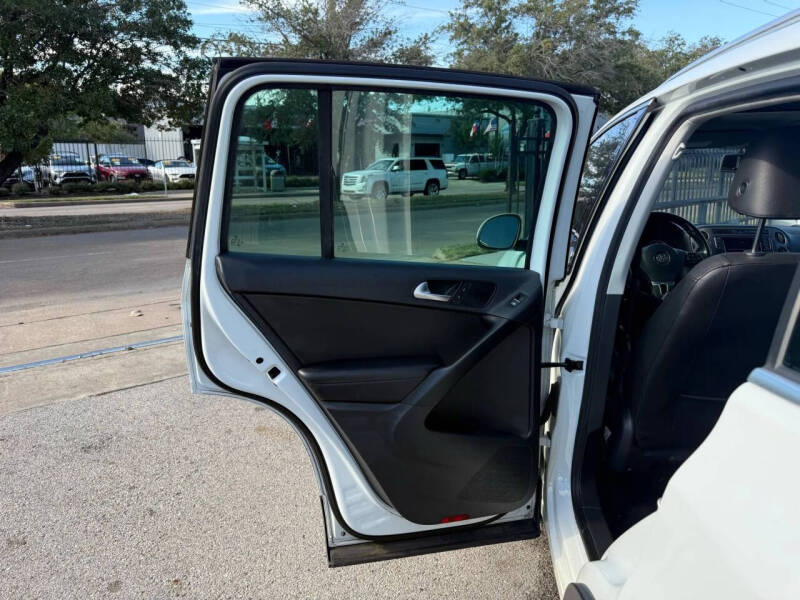 2017 Volkswagen Tiguan 2.0T Wolfsburg Edition