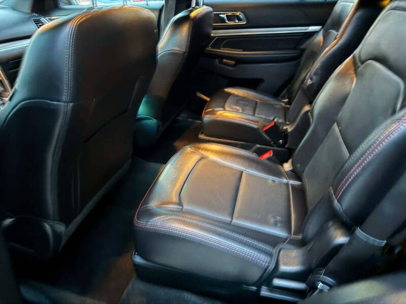 2017 Ford Explorer Sport