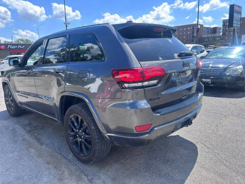 2017 Jeep Grand Cherokee Laredo