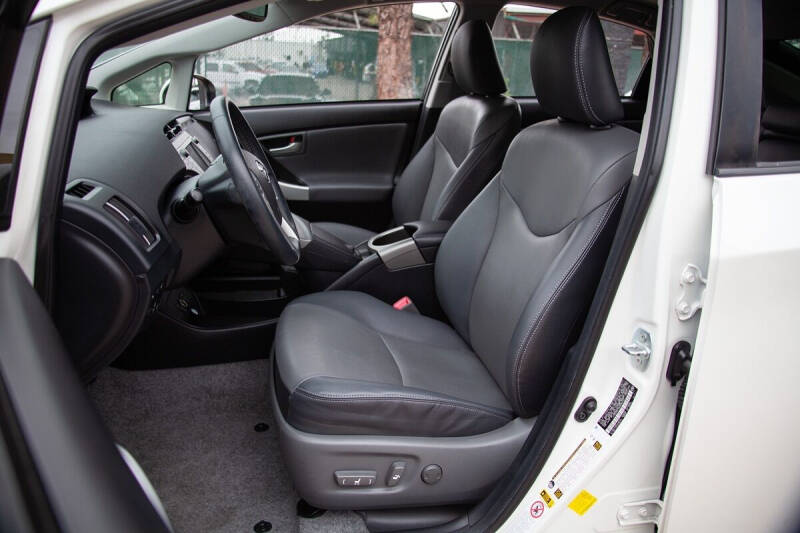 2013 Toyota Prius Plug-in Hybrid