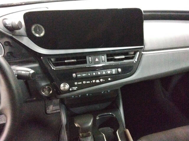 2025 Lexus ES 300h