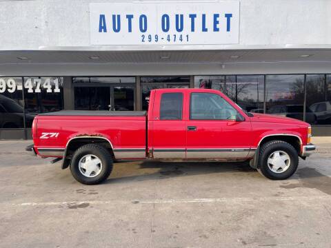 1999 Chevrolet C/K 1500 Series for sale at Auto Outlet in Des Moines IA