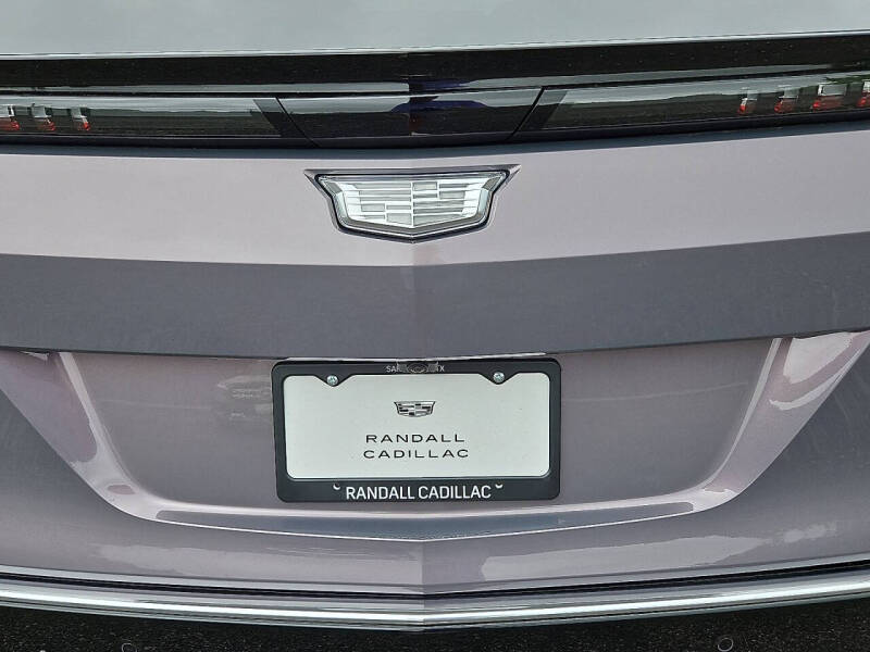 2025 Cadillac LYRIQ Luxury 1