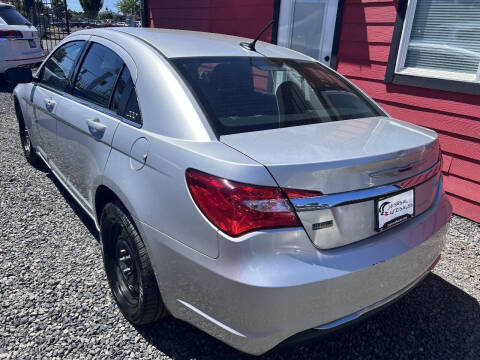 2012 Chrysler 200 LX