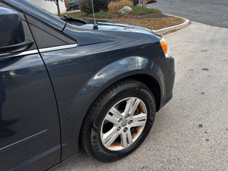 2013 Dodge Grand Caravan Crew photo 20