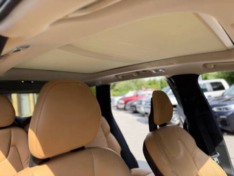 2016 Volvo XC90 T6 Momentum