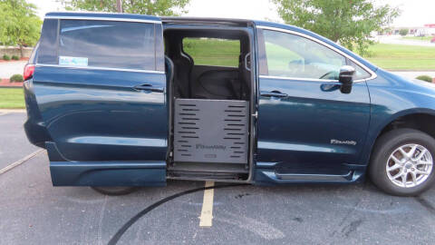 2024 Chrysler Pacifica Touring