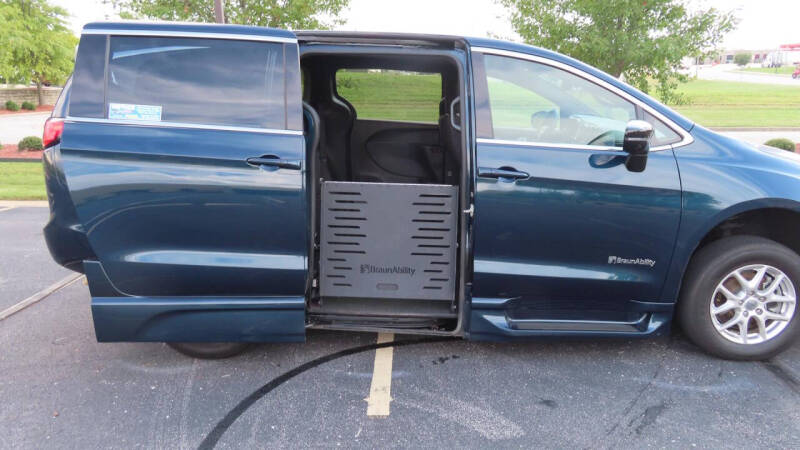 2024 Chrysler Pacifica Touring