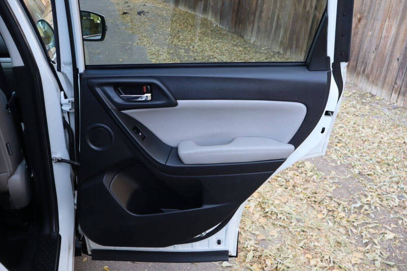 2016 Subaru Forester 2.5i Touring