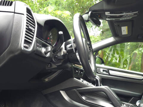 2023 Porsche Cayenne Platinum Edition