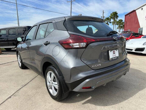 2024 Nissan Kicks S
