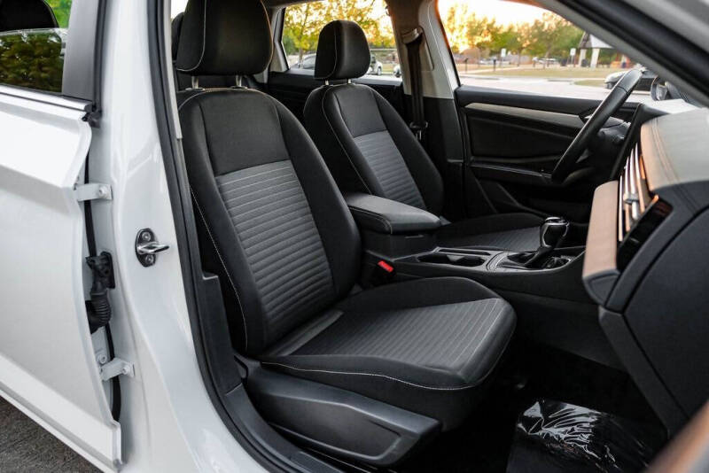 2025 Volkswagen Jetta S