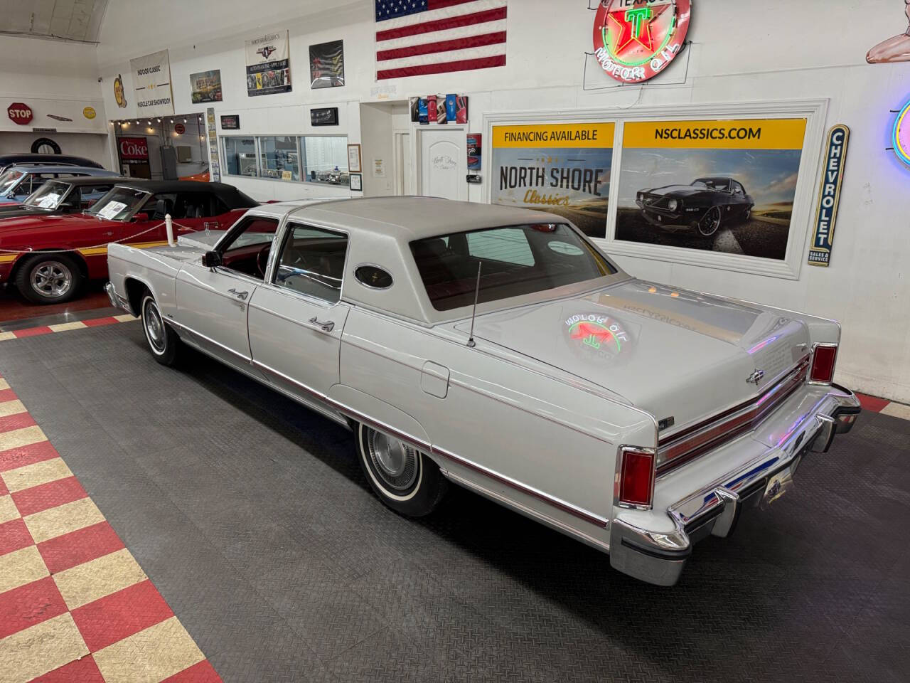 1977 Lincoln Town Car 3